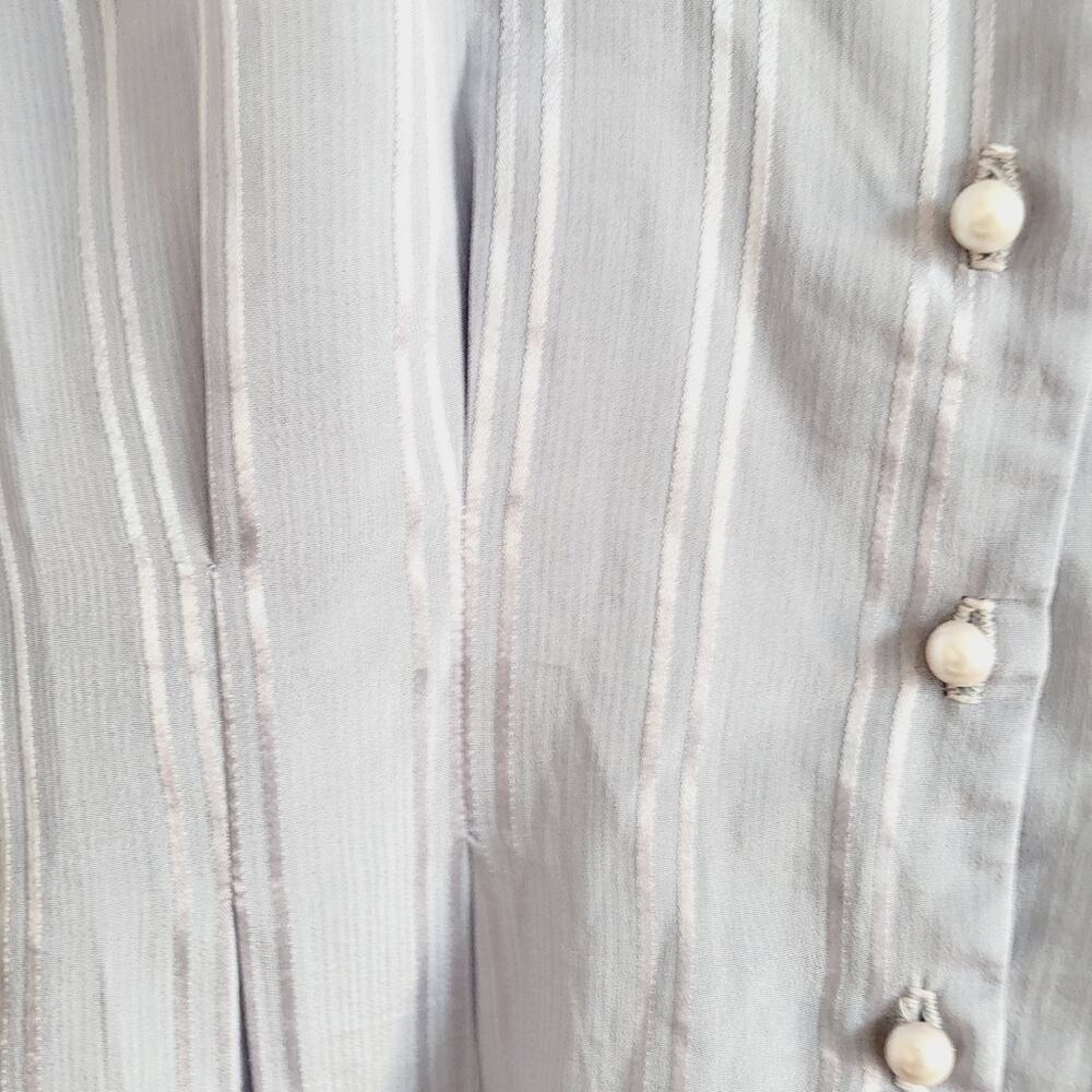 Vintage periwinkle shimmery striped collar blouse with Darts. Crop,faux pearl - Picture 2 of 6